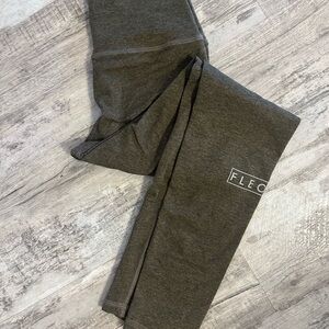Fleo Heather Olive/Forest Green Leggings size XS